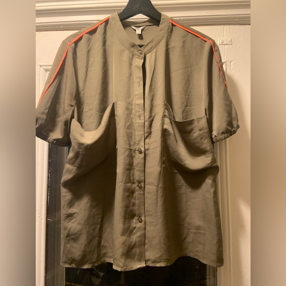 BNWT GUESS SHOT SLEEVE SHIRT